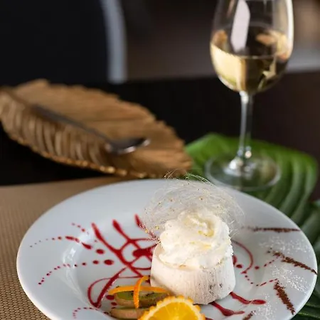 Otel Confort Le Moulin Rouge