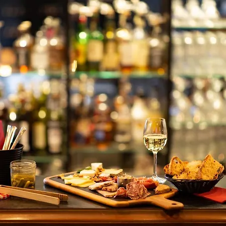 Confort Le Moulin Rouge 3* Terrasson