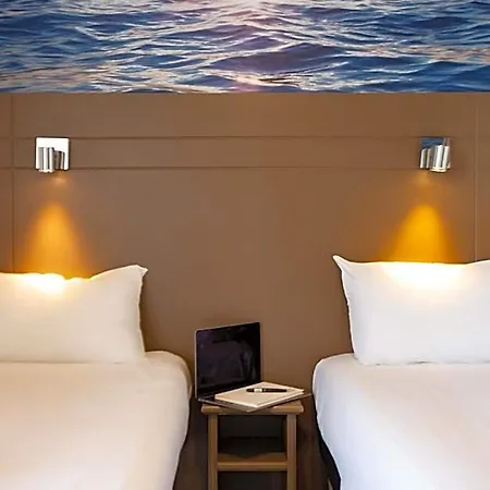 Confort Le Moulin Rouge Hotel 3*