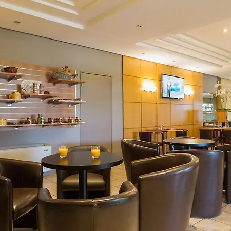 Hotel Confort Le Moulin Rouge 3*