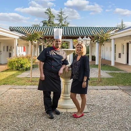 Hotel Confort Le Moulin Rouge