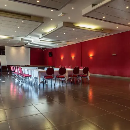 Confort Le Moulin Rouge