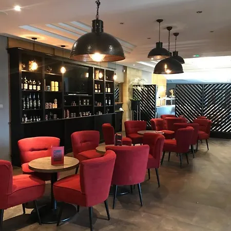 Confort Le Moulin Rouge 3*