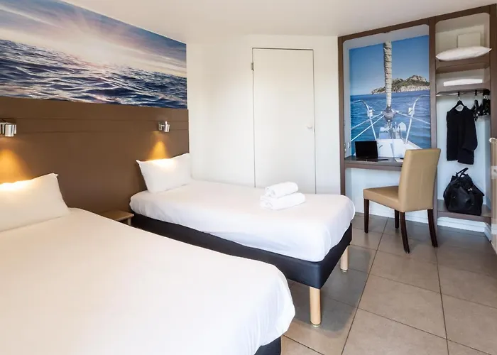 מלון Confort Le Moulin Rouge