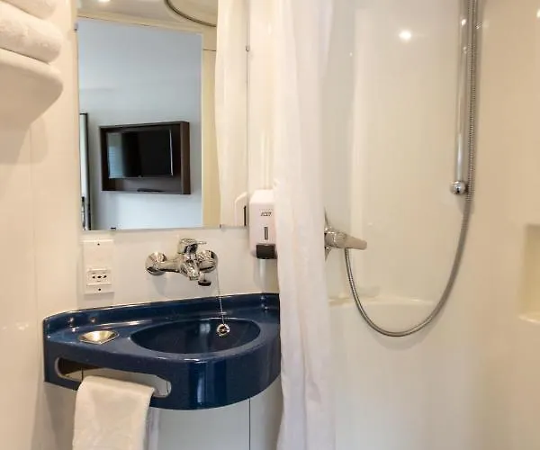 Confort Le Moulin Rouge 3*