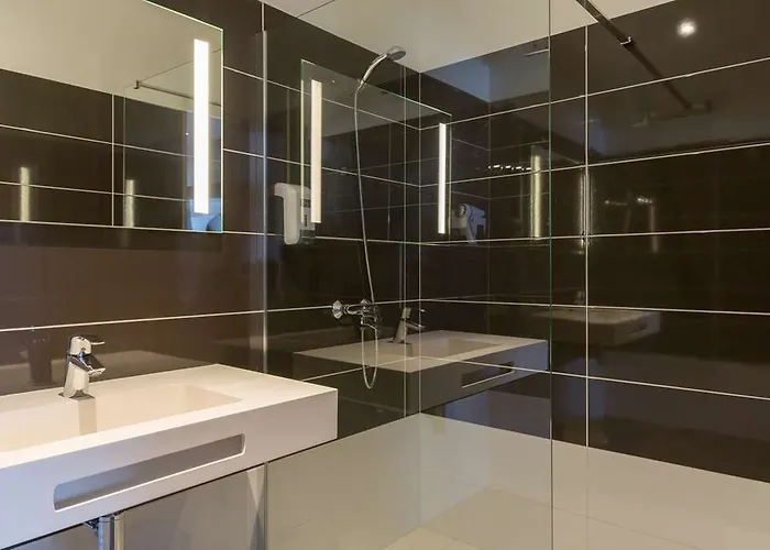 מלון Confort Le Moulin Rouge