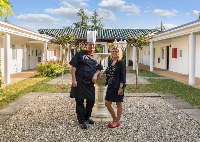 מלון Confort Le Moulin Rouge