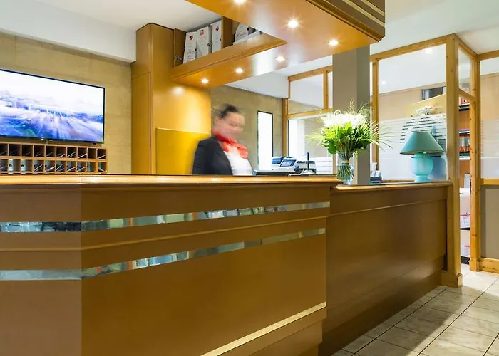 Confort Le Moulin Rouge מלון Terrasson