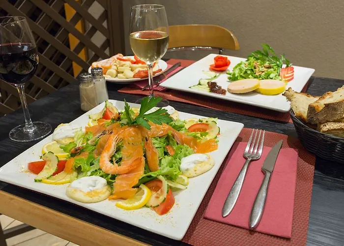 Confort Le Moulin Rouge 3*