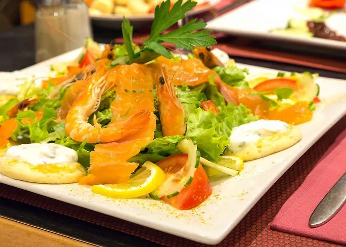 Confort Le Moulin Rouge 3* Terrasson