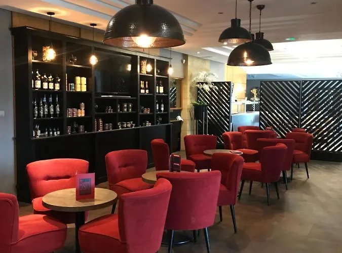 Confort Le Moulin Rouge 3*